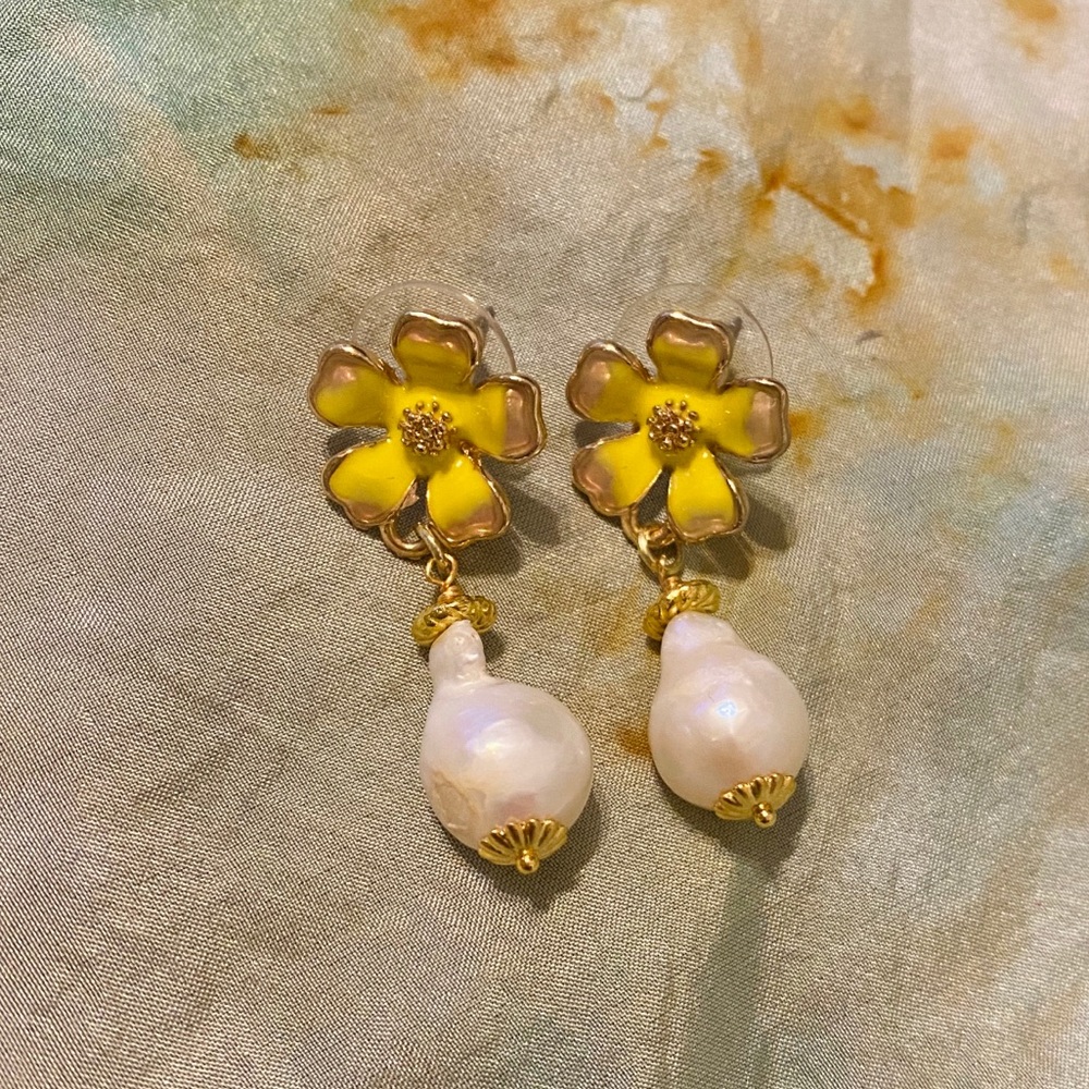 Handcrafted Yellow & Gold Pearl Flower Earrings